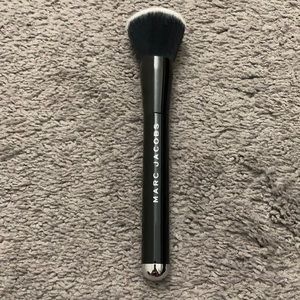 Marc Jacobs The Face 1 Brush